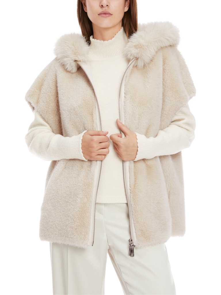 Oversized Kapuzenweste aus Fun Fur