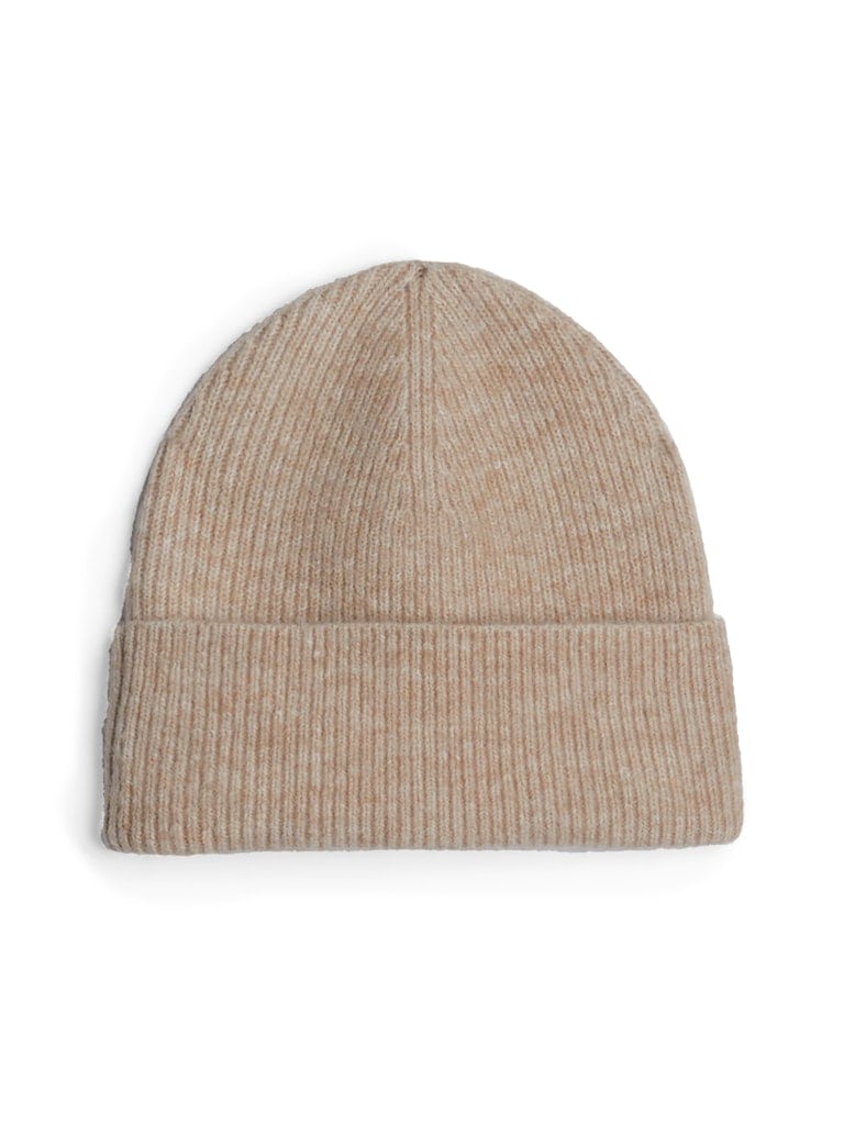 ESSENTIAL FLAG FUZZY BEANIE