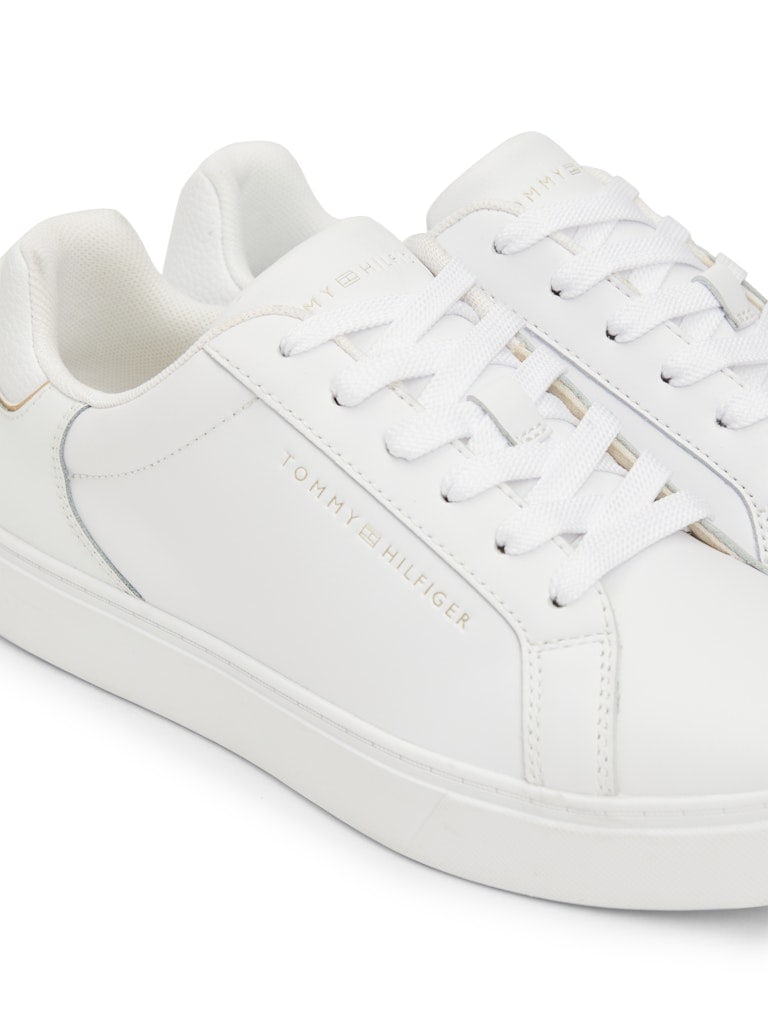 ESSENTIAL COURT SNEAKER