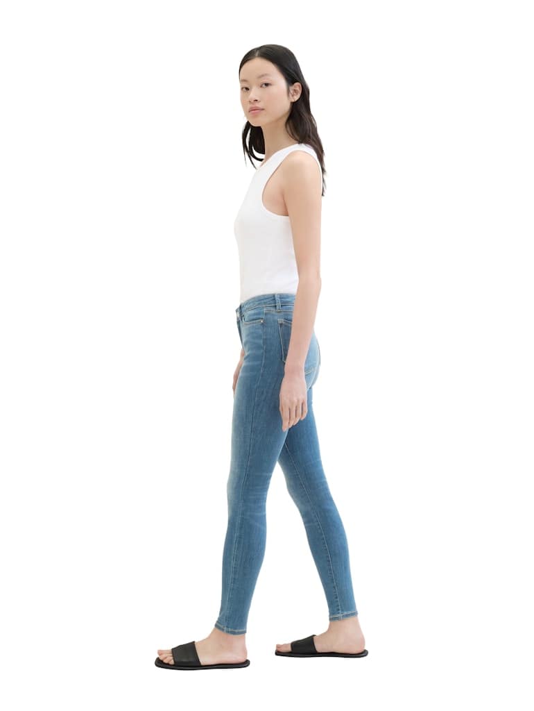 Nela Extra Skinny Jeans