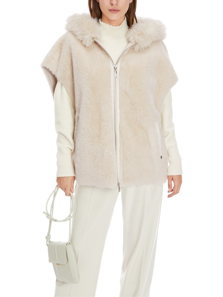 Oversized Kapuzenweste aus Fun Fur