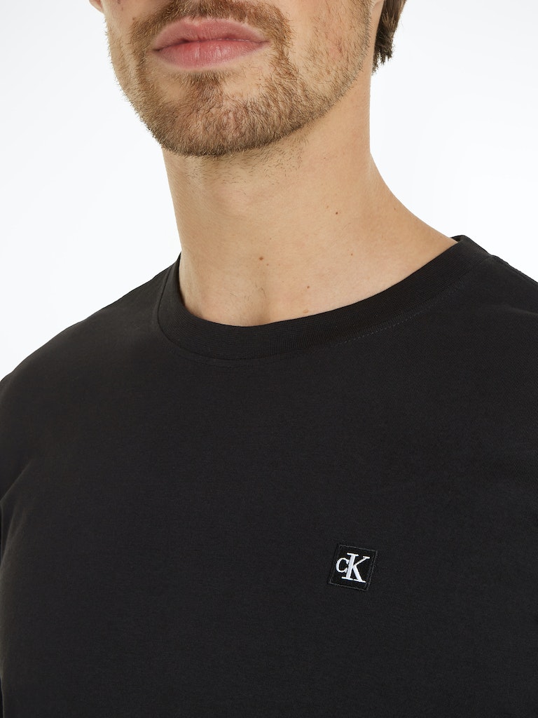 CK EMBRO BADGE TEE