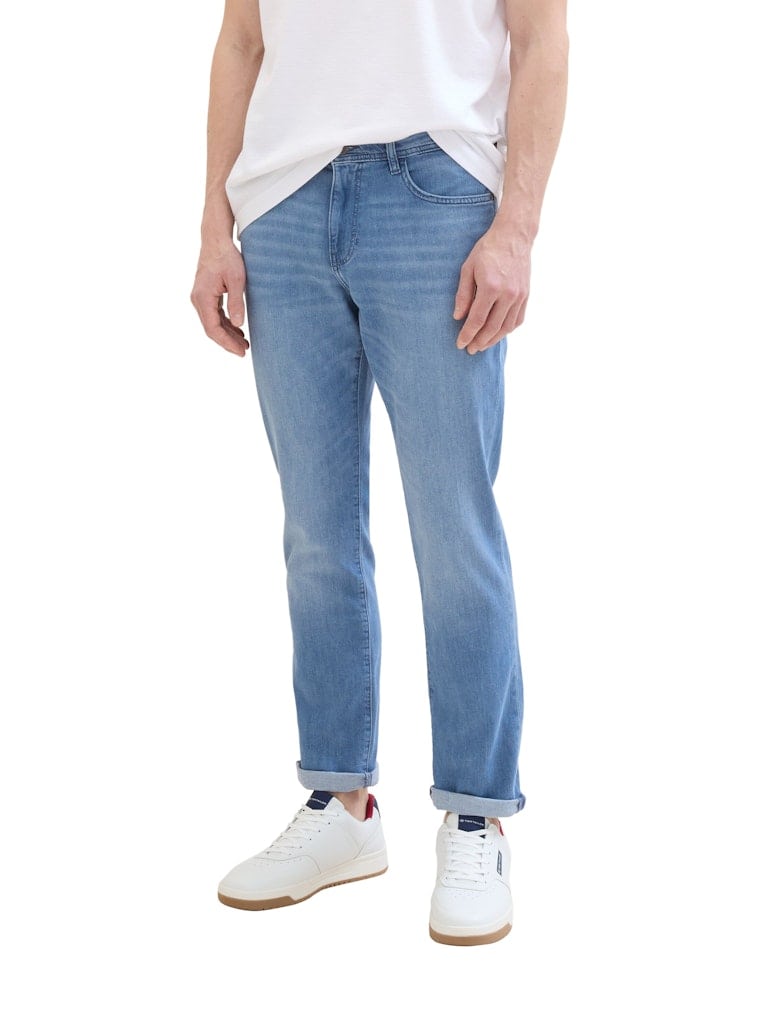 Ultra Light Josh Slim Jeans