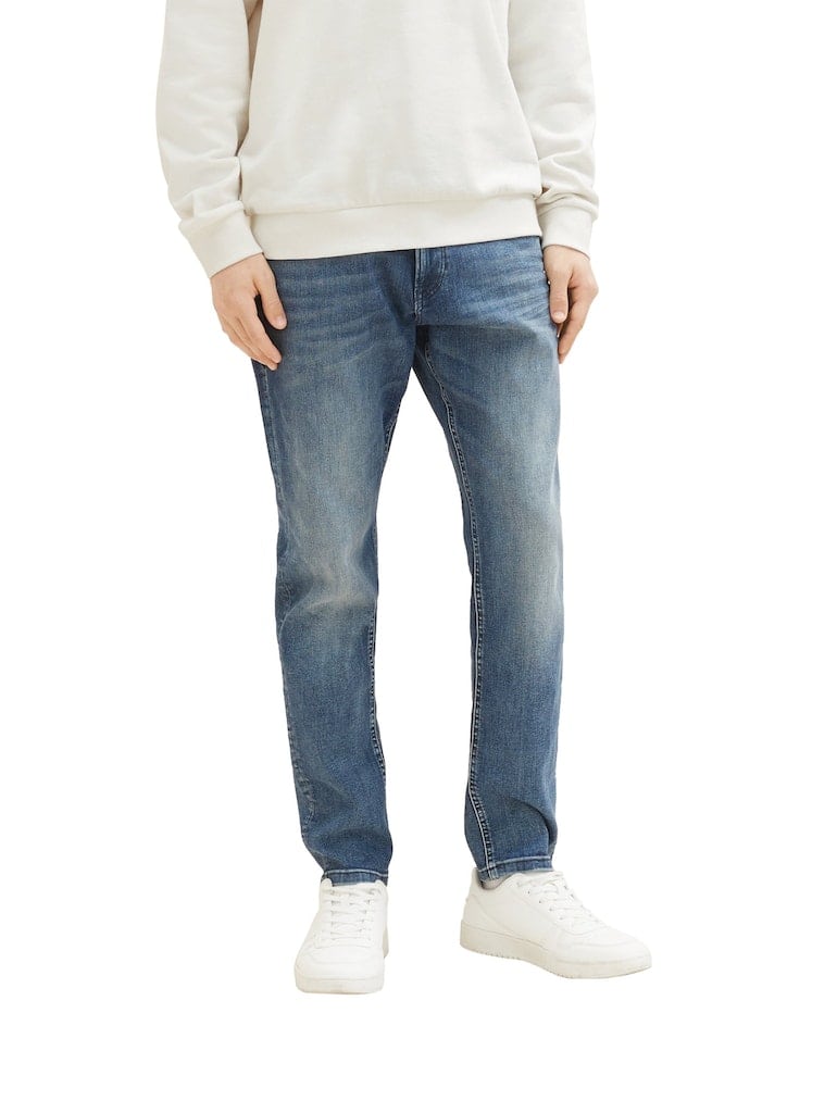 Tapered Slim Jeans