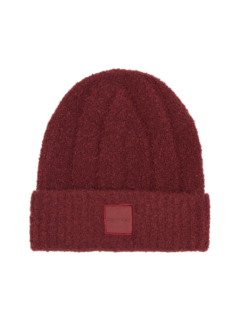 MODERN PATCH CHUNKY BEANIE